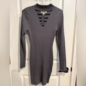 🤍 Gray Ribbed Midi Dress with Gold Accents – Size XL 🤍